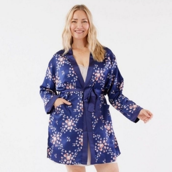 Morgan Lane Women’s Satin Navy Floral Robe - Picture 2 of 11